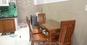 Bàn Ăn 4 Ghế Gỗ Giá Rẻ Có Bền Không ?