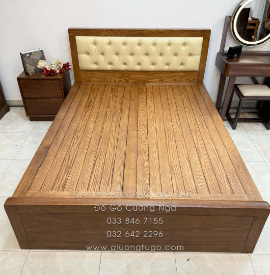 Giường ngủ gỗ sồi  lau màu óc chó đầu nệm cao cấp 