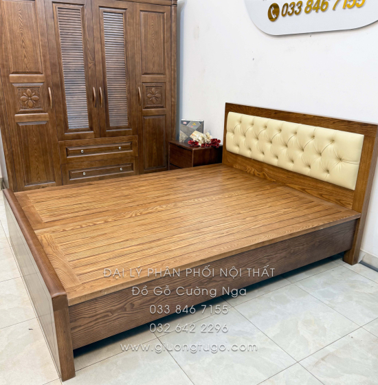 Giường ngủ gỗ sồi  lau màu óc chó đầu nệm cao cấp 