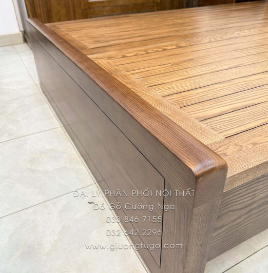 Giường ngủ gỗ sồi  lau màu óc chó đầu nệm cao cấp 