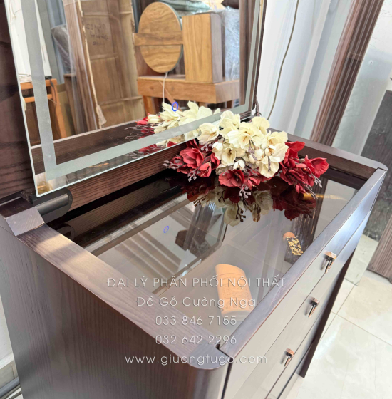 Bàn Trang Điểm Kết Hợp Bàn Làm Viêc Gỗ Sồi Lau Màu Óc Chó