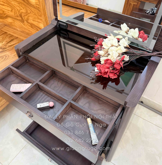 Bàn Trang Điểm Kết Hợp Bàn Làm Viêc Gỗ Sồi Lau Màu Óc Chó