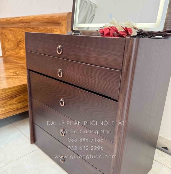 Bàn Trang Điểm Kết Hợp Bàn Làm Viêc Gỗ Sồi Lau Màu Óc Chó