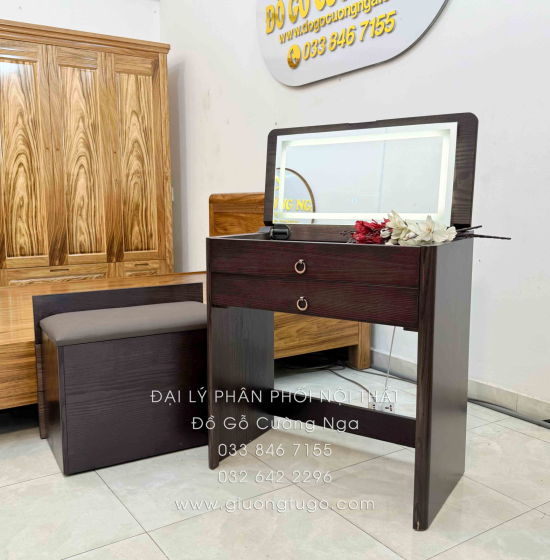 Bàn Trang Điểm Kết Hợp Bàn Làm Viêc Gỗ Sồi Lau Màu Óc Chó