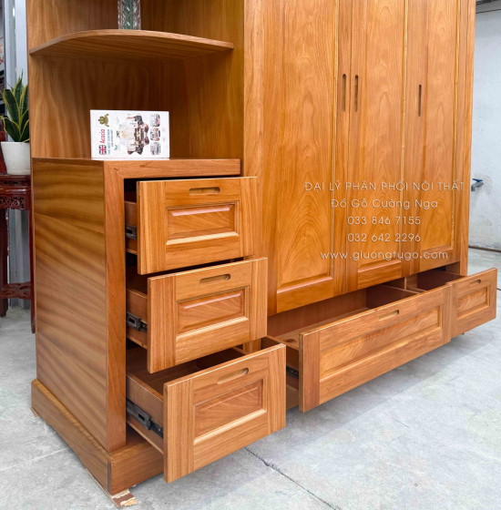 Tủ Áo Gỗ Gõ Đỏ 3 Cánh Kèm Góc Trang Trí Bo Cạnh