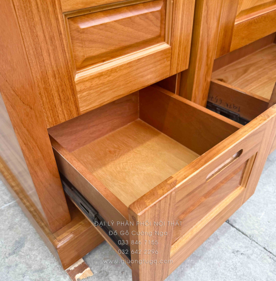 Tủ Áo Gỗ Gõ Đỏ 3 Cánh Kèm Góc Trang Trí Bo Cạnh