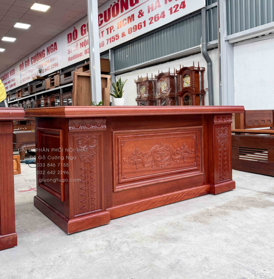 Bàn Làm Việc Giám Đốc Gỗ Xoan Đào 1m67 - Mặt Vuông Chạm