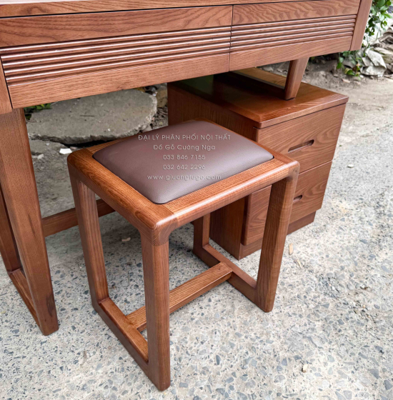 Bàn Trang Điểm Gỗ Sồi Nga Màu Óc Chó Gương LED Cảm Ứng