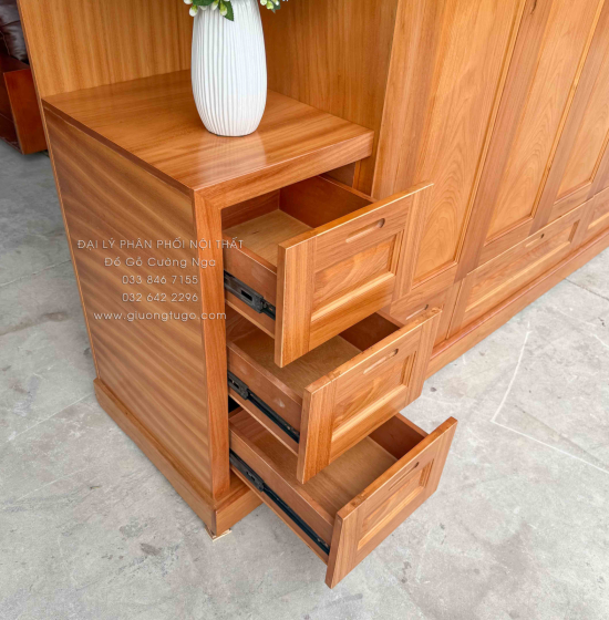 Tủ Áo Gỗ Gõ Đỏ 4 Cánh Kèm Góc Trang Trí Bo Cạnh