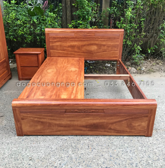Giường gỗ cẩm vạt phản liền mẫu đơn giản 