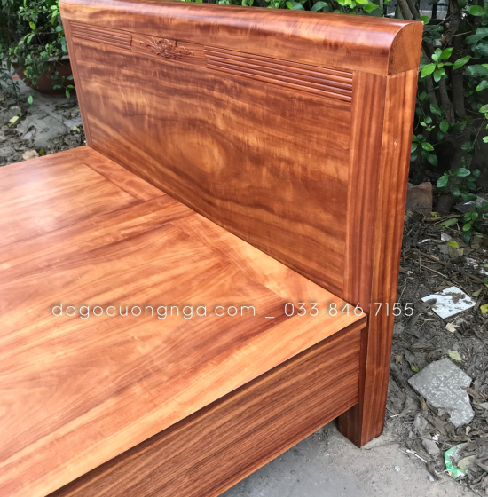 Giường gỗ cẩm vạt phản liền mẫu đơn giản 