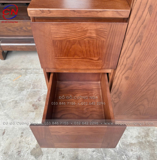 Tủ Áo Gỗ Sồi Nga Lau Màu Óc Chó 4 Cánh 2 Tầng Kèm Kệ Trang Trí Sang Trọng