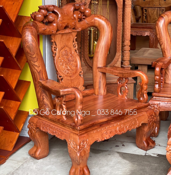 Bộ bàn ghế gỗ hương đá tay 12 chạm đào 