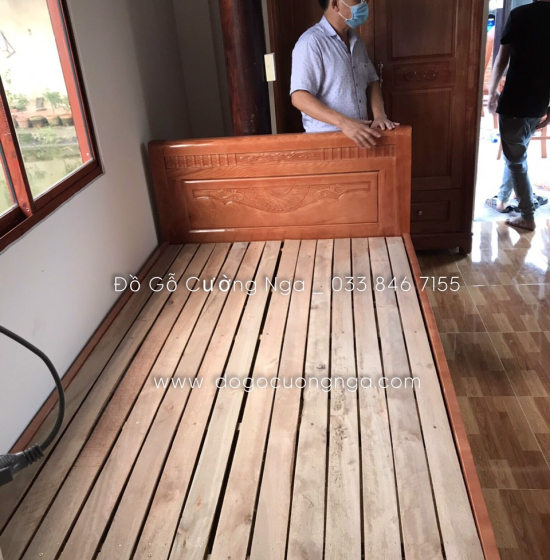 Giường gỗ sồi nga vạt lan giá rẻ 