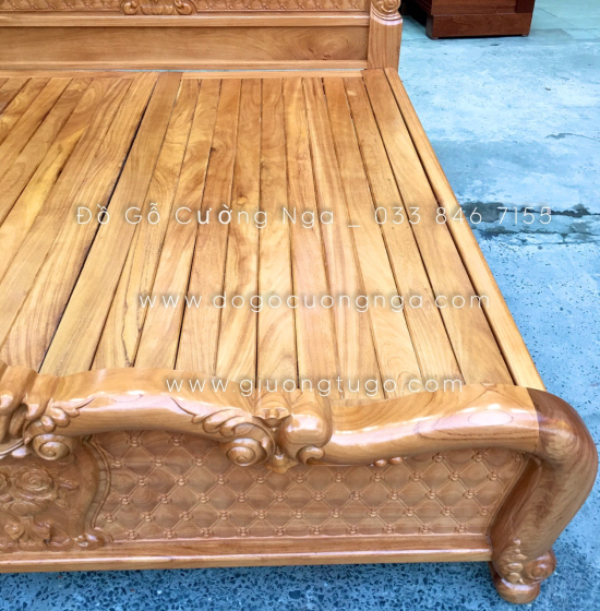 Giường gỗ gõ đỏ cao cấp vạt phản thưa - mẫu hoa hồng 