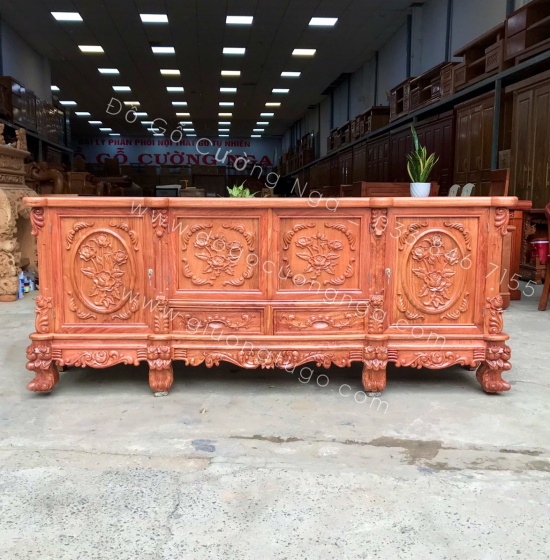Kệ tivi gỗ Hương Đá cao cấp mẫu hoa hồng KG 05