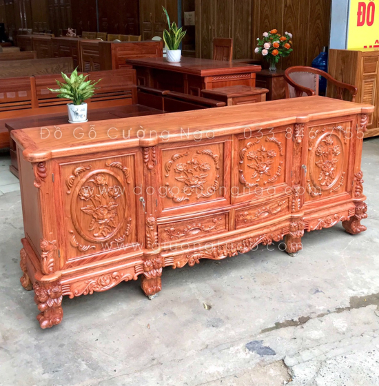 Kệ tivi gỗ Hương Đá cao cấp mẫu hoa hồng KG 05