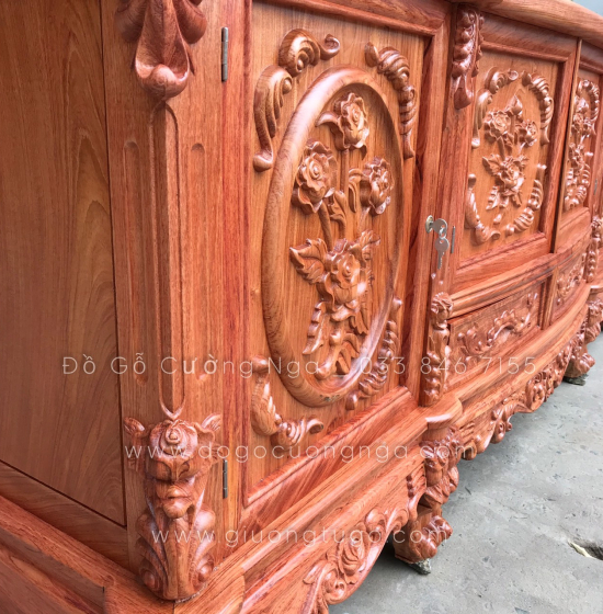Kệ tivi gỗ Hương Đá cao cấp mẫu hoa hồng KG 05