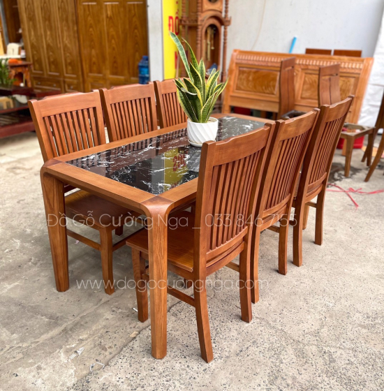 Bộ bàn ăn gỗ sồi nga lau màu óc chó 6 ghế - mặt đá đen 