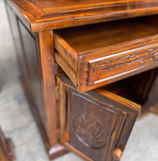 Bàn thờ gia tiên mẹ bồng con gỗ muồng BT 08