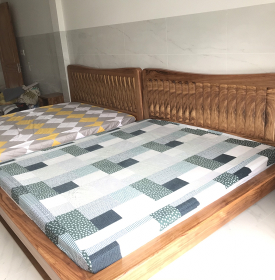 Giường Ngủ Kiểu Nhật Gỗ Hương Xám - Chân Quỳ Hiện Đại 