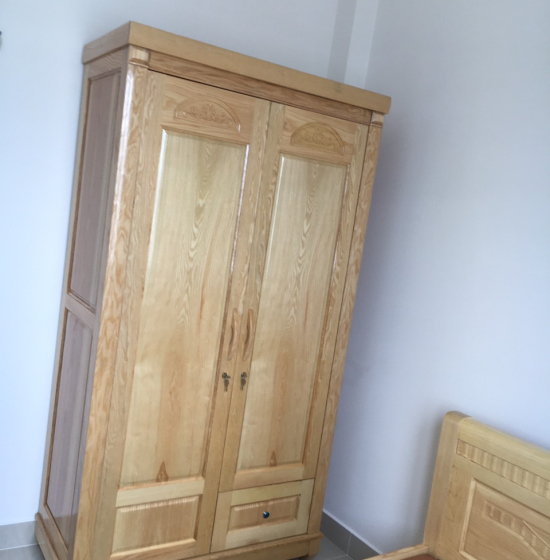 Tủ áo gỗ sồi 2 cánh - 1m2 mẫu hoa vòm đẹp