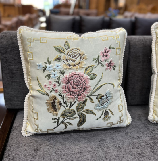 Gối Lụa Thêu Trang Trí Sofa Hiện Đại 03 