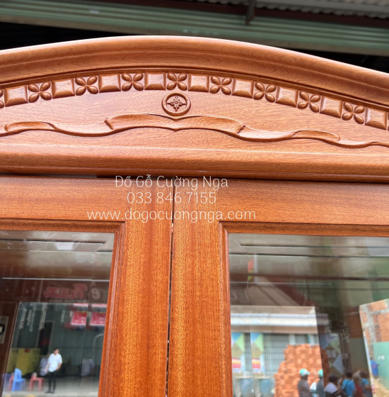 Tủ rượu gỗ xoan đào vuông 1m2 - phào cong TG 020