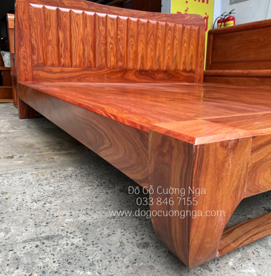 Giường Ngủ Gỗ Cẩm Tự Nhiên Chân Quỳ Đẹp Hiện Đại 
