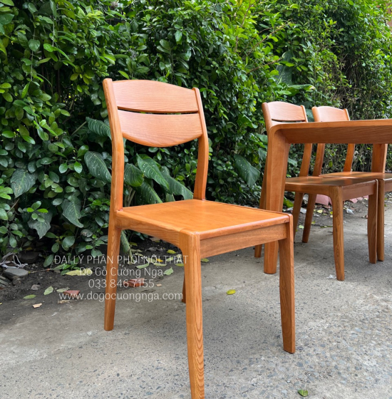 Bàn Ăn Gỗ Sồi Nga Mặt Đá 4 Ghế Lau Màu Hiện Đại 