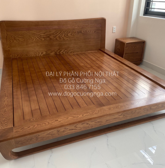 Tủ Đầu Giường Gỗ Sồi Nga Lau Màu Óc Chó Sang Trọng 