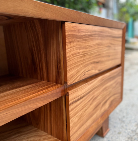 Kệ Tivi Gỗ Hương Xám Chân Vát - Hiện Đại KG 022