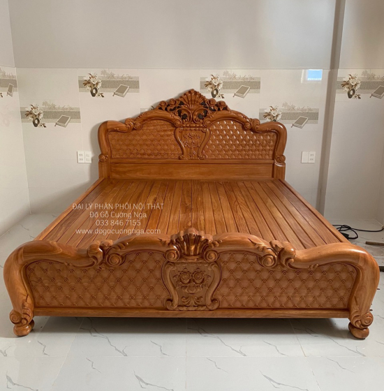 Giường gỗ gõ đỏ mẫu hoa hồng hiện đại 