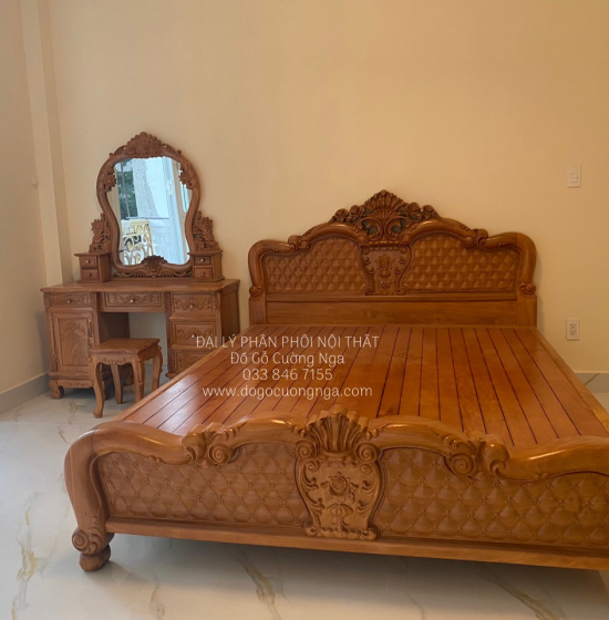 Giường gỗ gõ đỏ mẫu hoa hồng hiện đại 