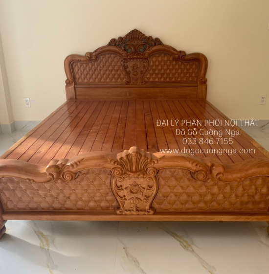 Giường gỗ gõ đỏ mẫu hoa hồng hiện đại 