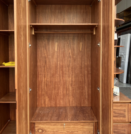 Tủ Quần Áo Gỗ Cẩm Vân 3 Cánh Góc Trang Trí CV 29.10