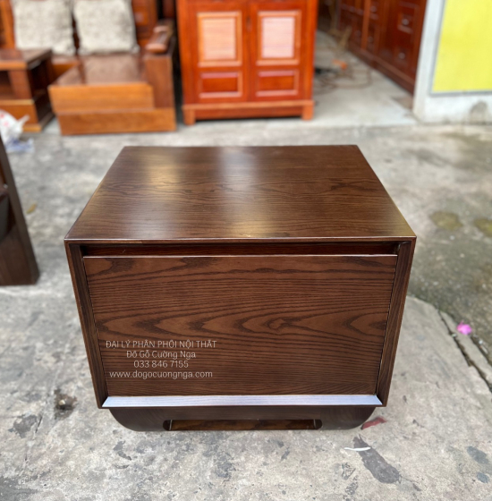 Tủ Táp Đầu Giường Gỗ Sồi Nga Lau Màu Óc Chó Sang Trọng 