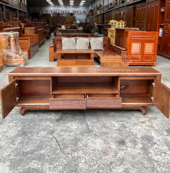 Kệ Tivi Gỗ Sồi Nga Lau Màu Óc Chó Hiện Đại KG 16.2
