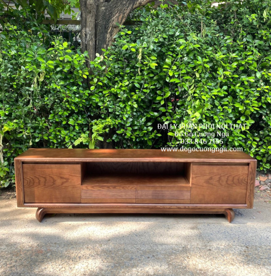 Kệ Tivi Gỗ Sồi Nga Lau Màu Óc Chó Cao Cấp Mới Nhất Hiện Nay 