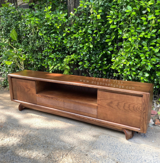 Kệ Tivi Gỗ Sồi Nga Lau Màu Óc Chó Cao Cấp Mới Nhất Hiện Nay 