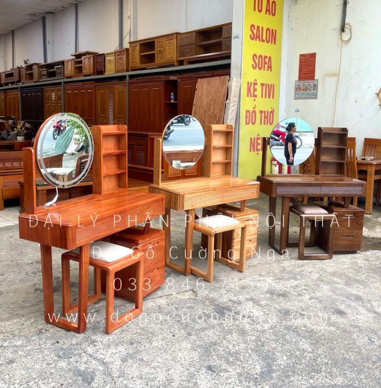 Bàn Phấn Trang Điểm Gỗ Cẩm Đèn Less