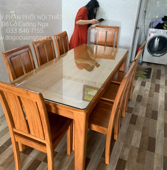 Bộ Bàn Ăn Gỗ Gõ Đỏ Hiện Đại 8 Ghế Mặt Liền 