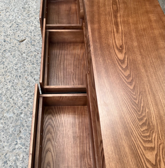 Kệ Tivi Gỗ Sồi Nga Màu Óc Chó Đẹp Hiện Đại Sang Trọng 