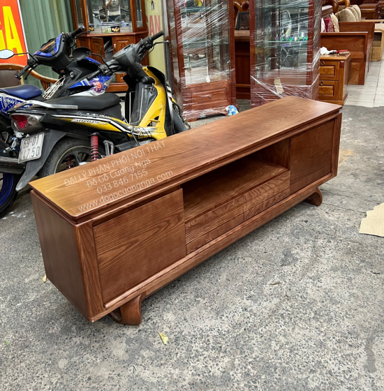 Kệ Tivi Gỗ Sồi Nga Lau Màu Óc Chó Cao Cấp Mới Nhất Hiện Nay 
