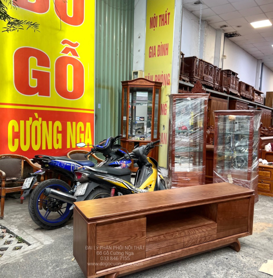 Kệ Tivi Gỗ Sồi Nga Lau Màu Óc Chó Cao Cấp Mới Nhất Hiện Nay 