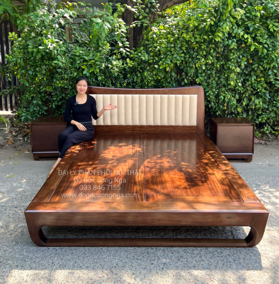 Giường Ngủ Chân Quỳ Gỗ Hương Xám Bọc Nệm Màu Óc Chó 