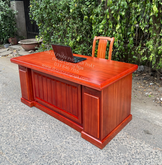 Bàn Ghế Làm Việc Giám Đốc Gỗ Xoan Đào 1m67 Cao Cấp Sang Trọng 