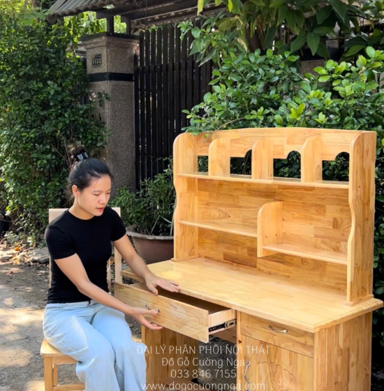 Bàn Học Sinh Có Giá Sách Gỗ Thông Giá Rẻ 