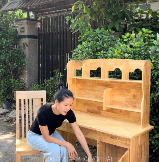 Bàn Học Sinh Có Giá Sách Gỗ Thông Giá Rẻ 