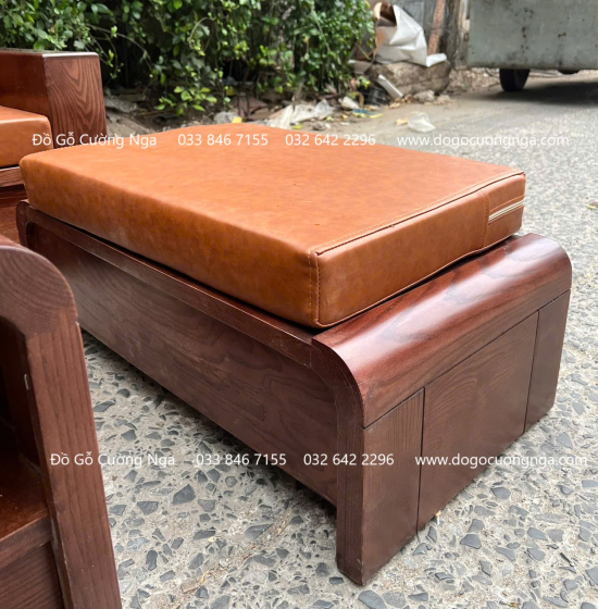 Ghế Sofa Gỗ Sồi Nga Chân Cuốn Màu Óc Chó Kèm Nệm Đẹp Mặt 